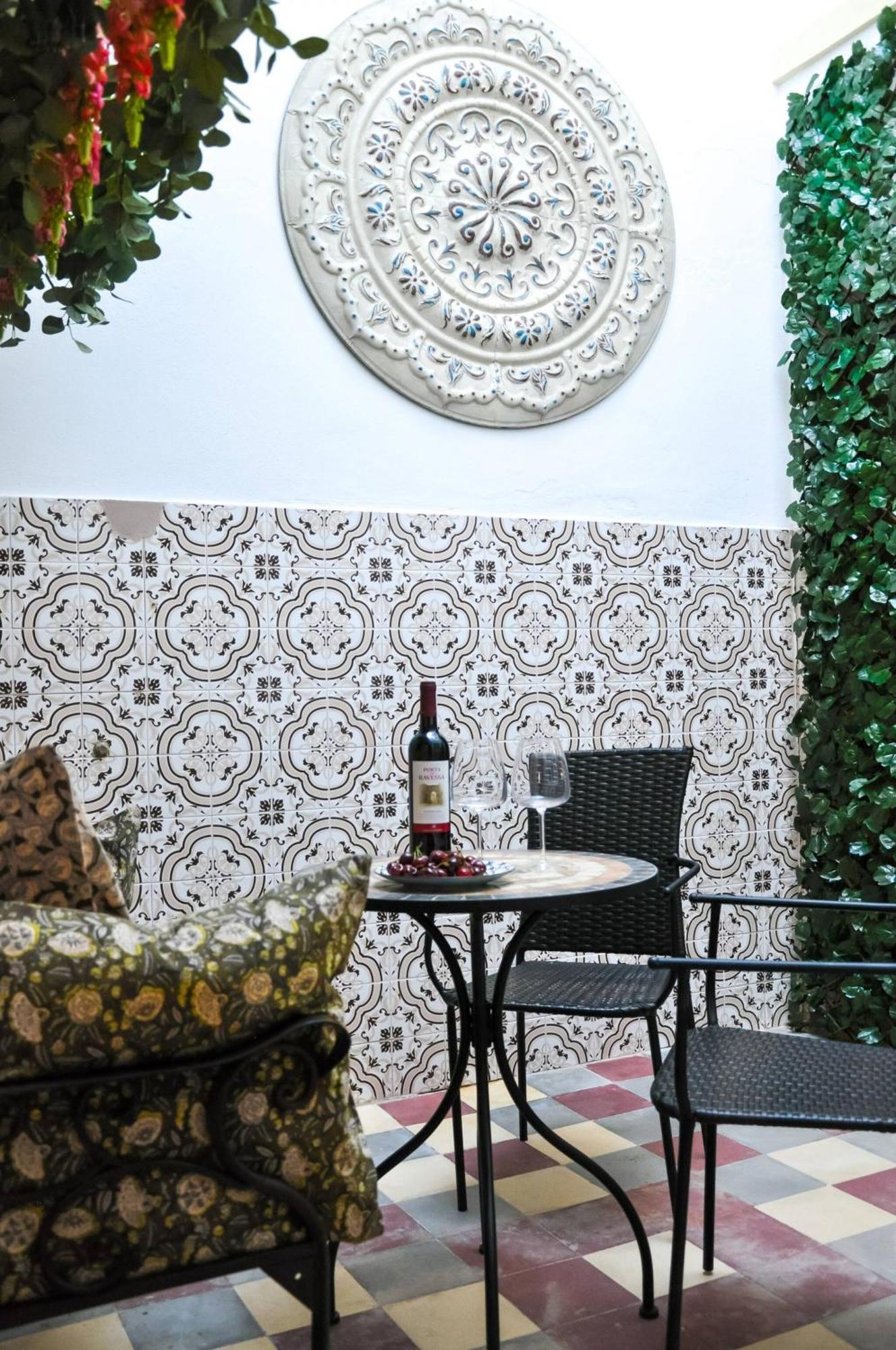 Casa Salinas, Elegant Flat W Patio In Taviras Historical Centre *